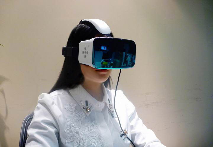 可穿戴的大屏幕3d私人影院 乐视超级头盔评测